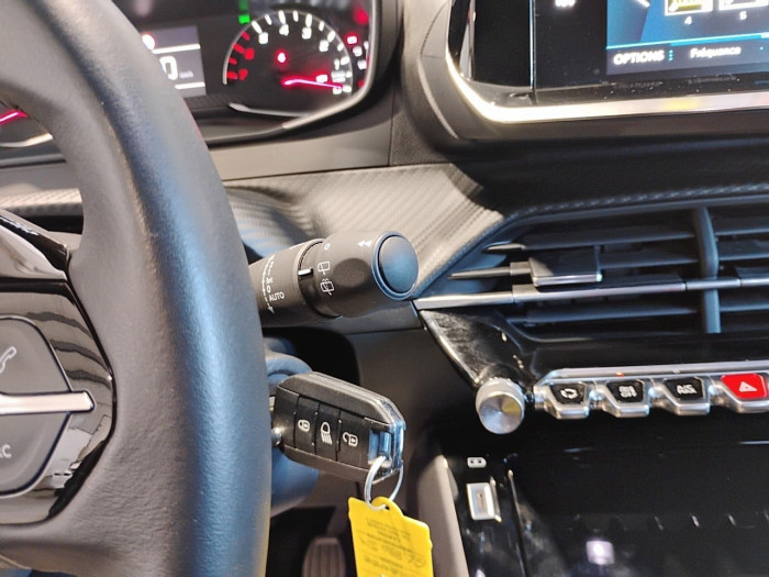Peugeot 2008 PureTech 100 S&S BVM6 Allure