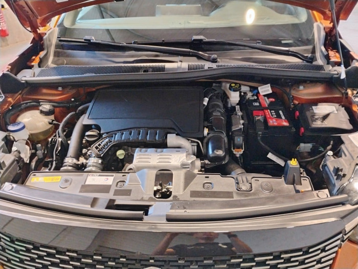 Peugeot 2008 PureTech 100 S&S BVM6 Allure