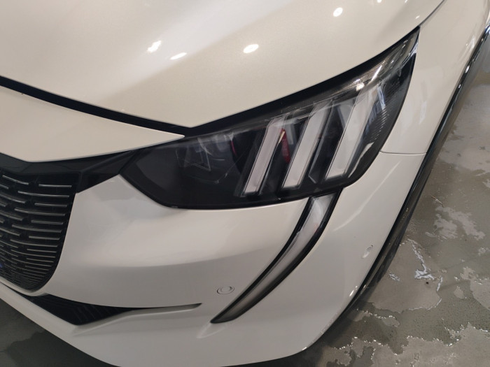 Peugeot 208 PureTech 100 S&S EAT8 GT