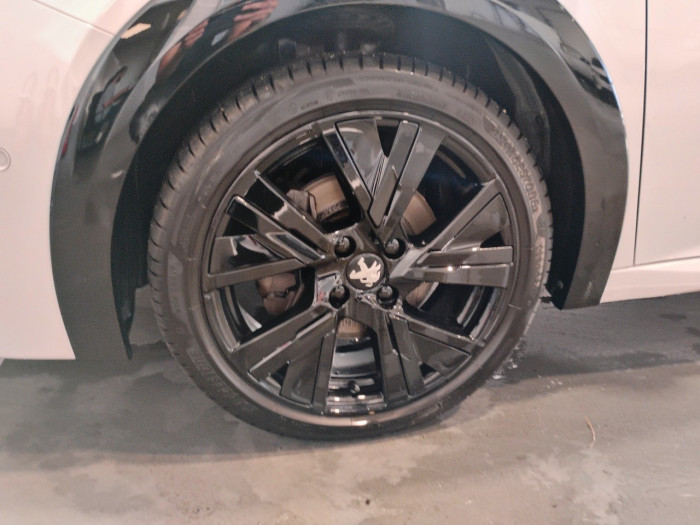Peugeot 208 PureTech 100 S&S EAT8 GT