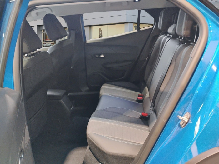 Peugeot 2008 BlueHDi 130 S&S EAT8 Allure