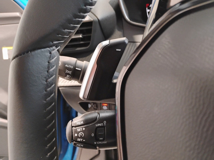 Peugeot 2008 BlueHDi 130 S&S EAT8 Allure