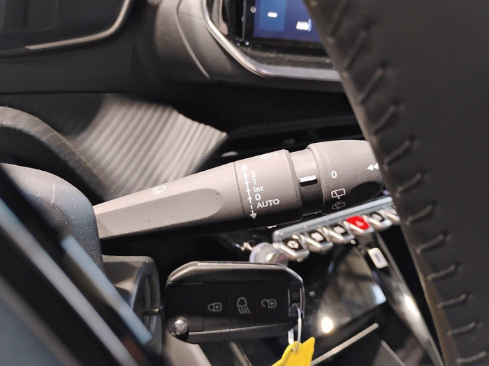 Peugeot 2008 PureTech 100 S&S BVM6 Allure
