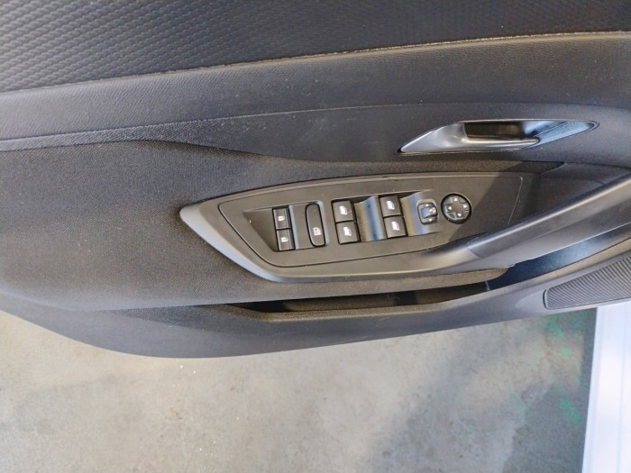 Peugeot 308 PHEV 180 e-EAT8 Active Pack