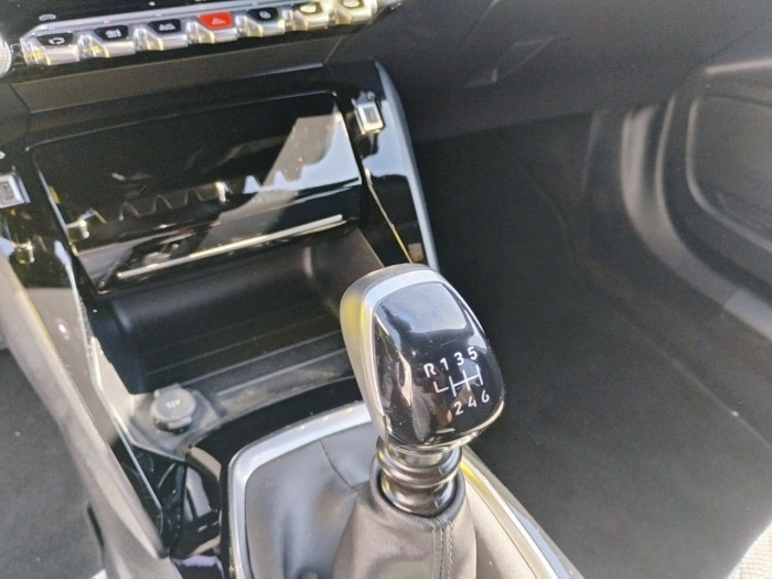Peugeot 2008 PureTech 100 S&S BVM6 Allure
