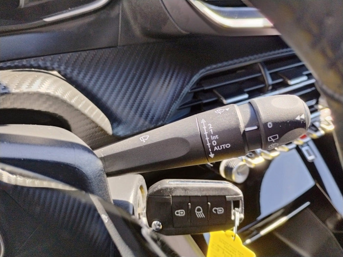 Peugeot 2008 PureTech 100 S&S BVM6 Allure