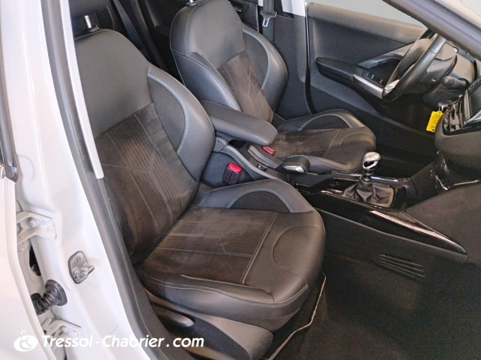 Peugeot 2008 1.2 PureTech 110ch S&S BVM5 Crossway