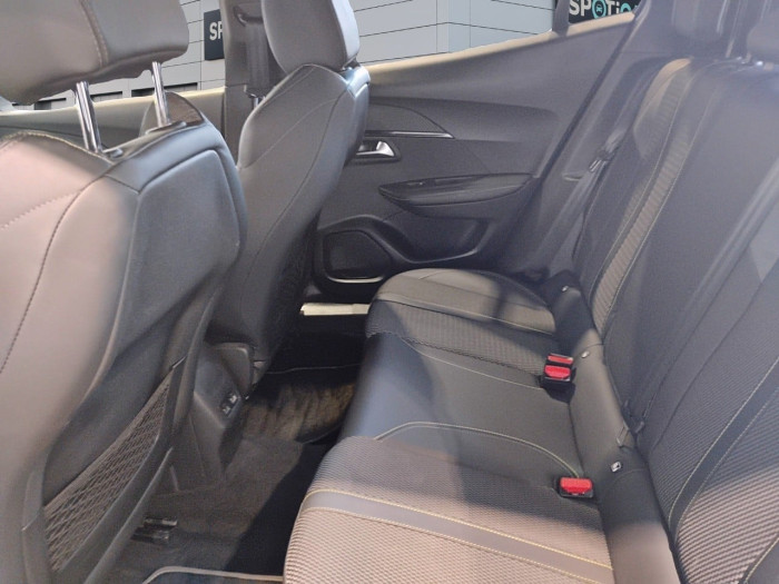 Peugeot 2008 PureTech 130 S&S EAT8 GT