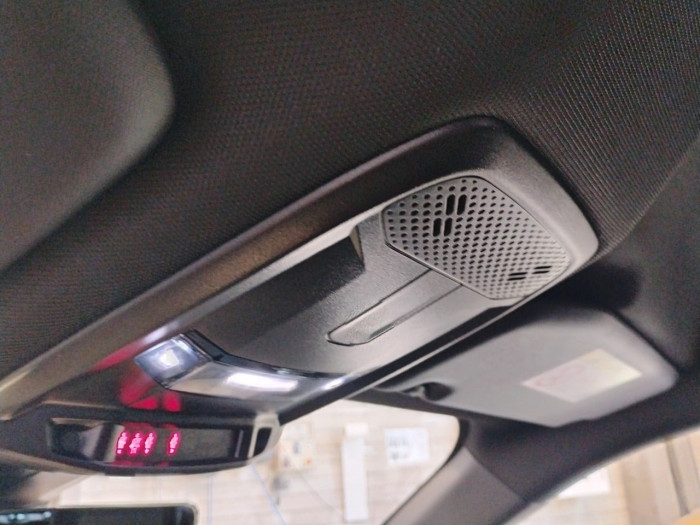 Peugeot 2008 PureTech 130 S&S EAT8 GT
