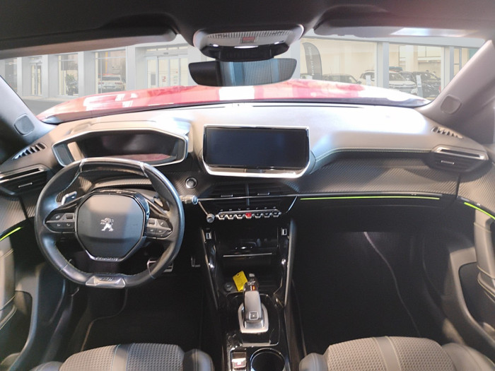 Peugeot 2008 PureTech 130 S&S EAT8 GT