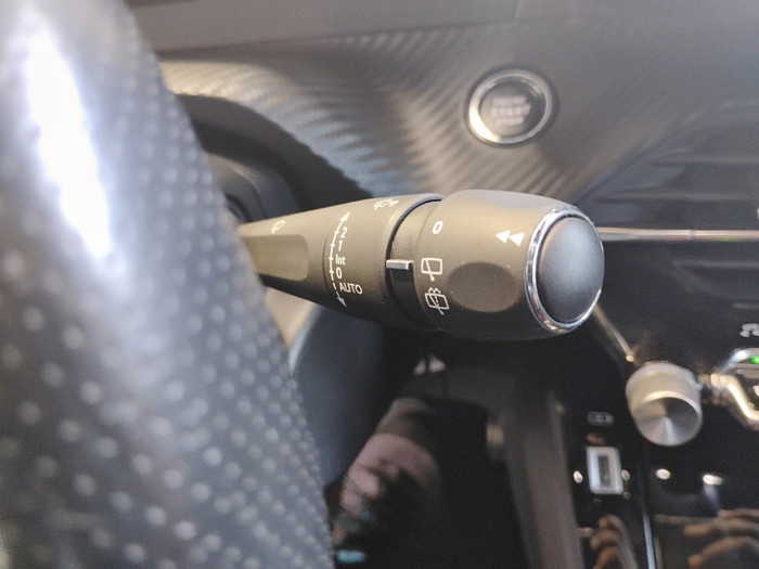 Peugeot 2008 PureTech 130 S&S EAT8 GT