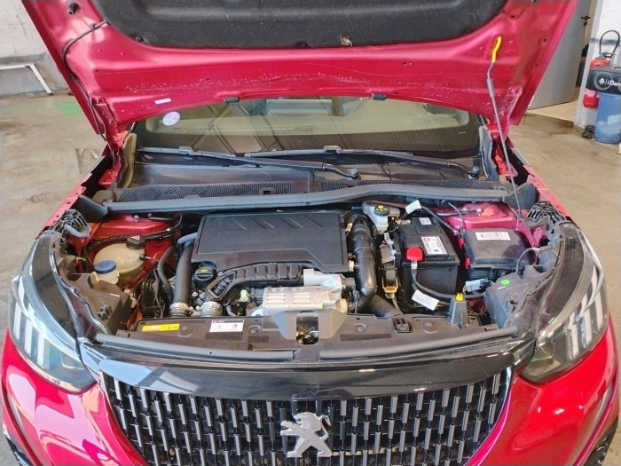 Peugeot 2008 PureTech 130 S&S EAT8 GT