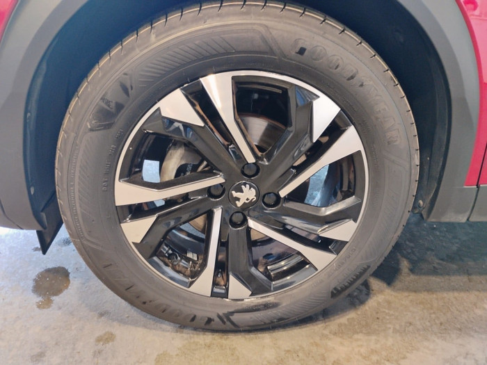 Peugeot 2008 PureTech 130 S&S EAT8 GT