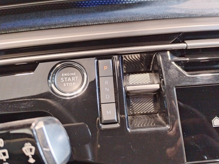 Peugeot 5008 Hybrid 145 ch e-DCS6 GT