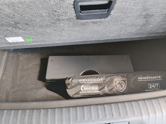 Peugeot 5008 Hybrid 145 ch e-DCS6 GT