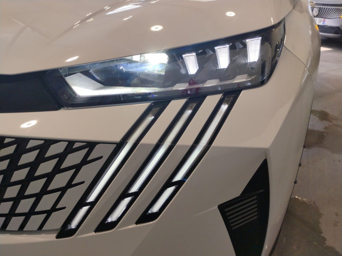 Peugeot 5008 Hybrid 145 ch e-DCS6 GT