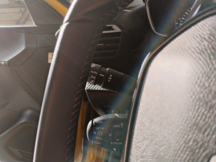 Peugeot 208 PureTech 100 S&S BVM6 Allure