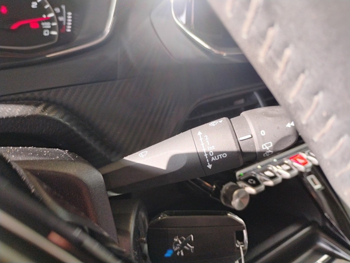 Peugeot 208 PureTech 100 S&S BVM6 Allure