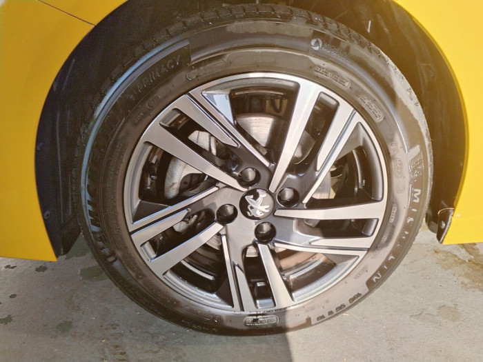 Peugeot 208 PureTech 100 S&S BVM6 Allure