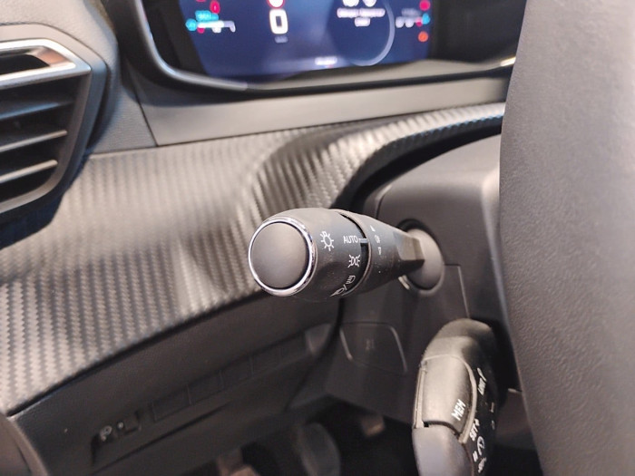 Peugeot 2008 PureTech 100 S&S BVM6 Allure