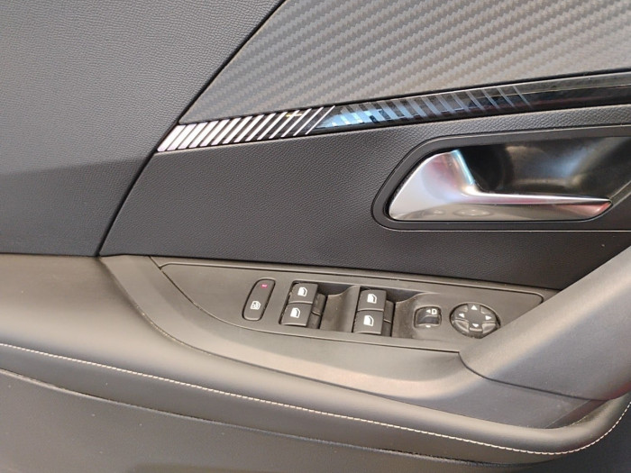 Peugeot 2008 PureTech 100 S&S BVM6 Allure