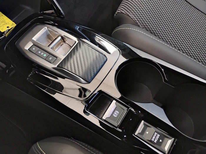 Peugeot 2008 PureTech 130 S&S EAT8 GT