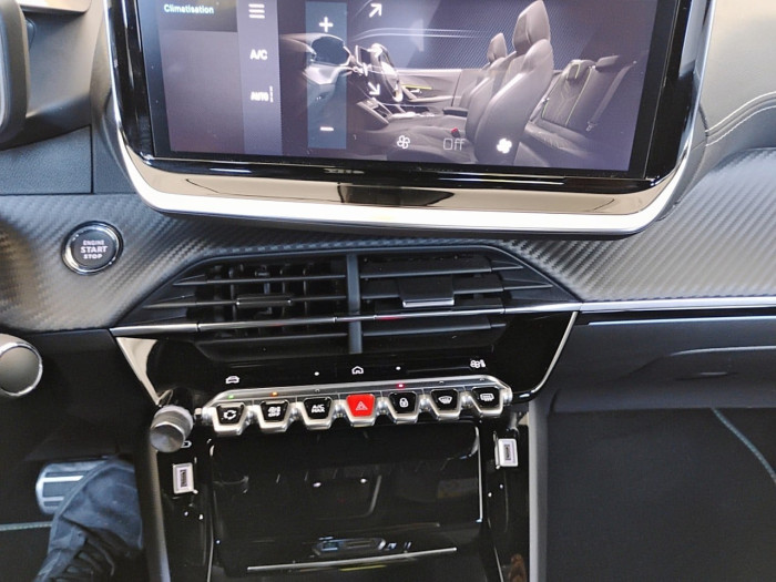 Peugeot 2008 PureTech 130 S&S EAT8 GT