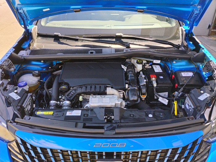 Peugeot 2008 PureTech 130 S&S EAT8 GT