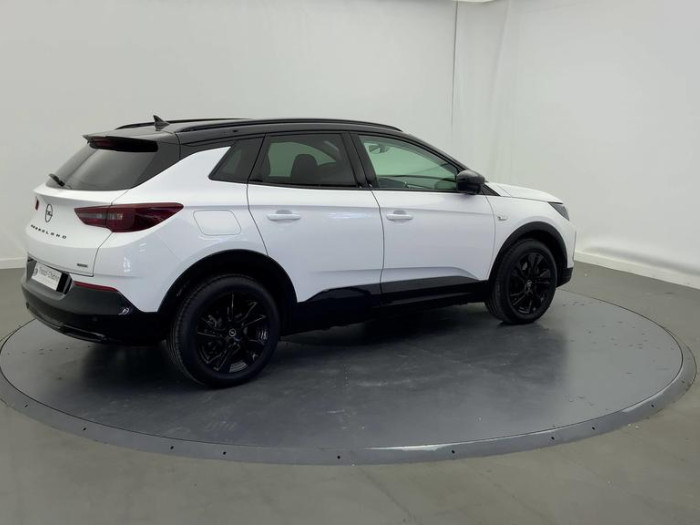 Opel GRANDLAND Hybrid 225 ch BVA8 Design & Tech