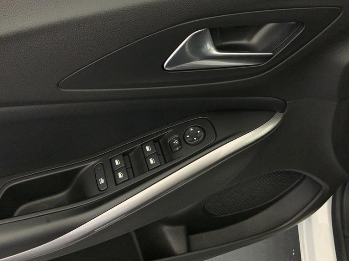 Opel GRANDLAND Hybrid 225 ch BVA8 Design & Tech