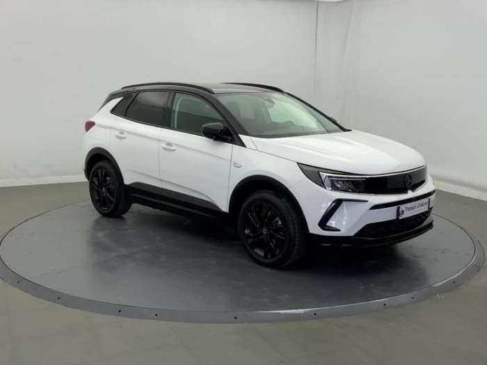 Opel GRANDLAND Hybrid 225 ch BVA8 Design & Tech