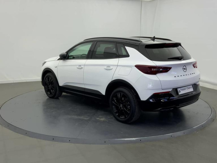 Opel GRANDLAND Hybrid 225 ch BVA8 Design & Tech
