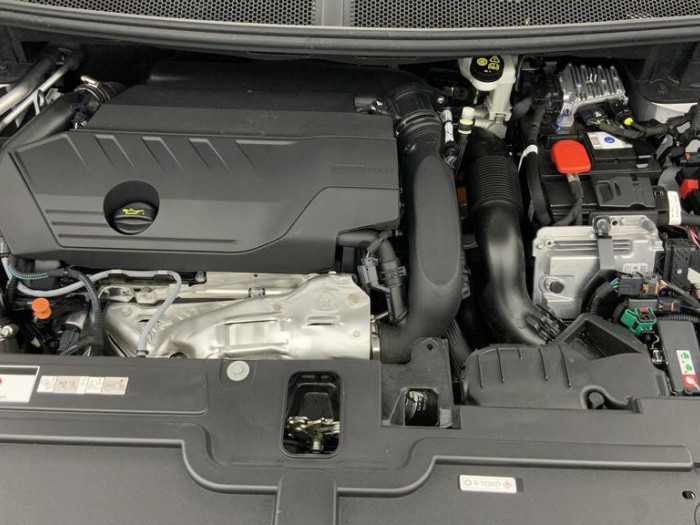 Opel GRANDLAND Hybrid 225 ch BVA8 Design & Tech