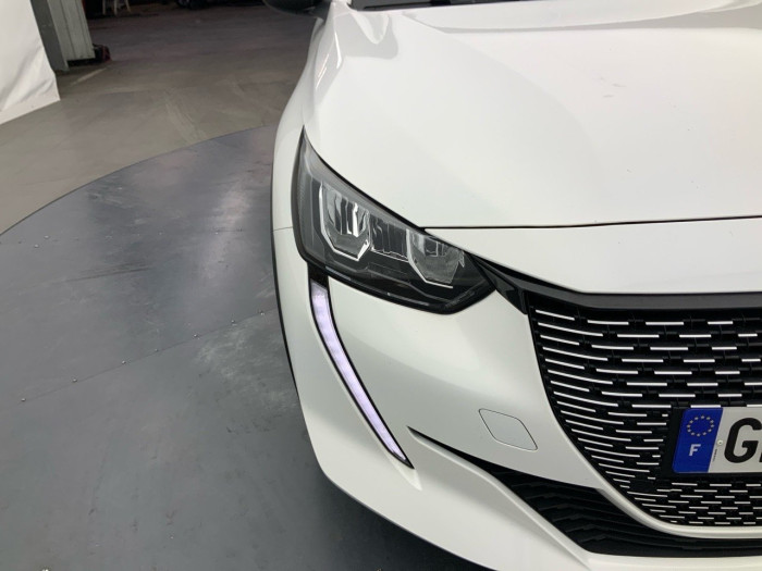 Peugeot 208 BUSINESS R ELECTRIQUE ELECTRIQUE 50 KWH 136 ACTIVE BUSINESS R