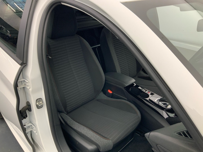 Peugeot 208 BUSINESS R ELECTRIQUE ELECTRIQUE 50 KWH 136 ACTIVE BUSINESS R