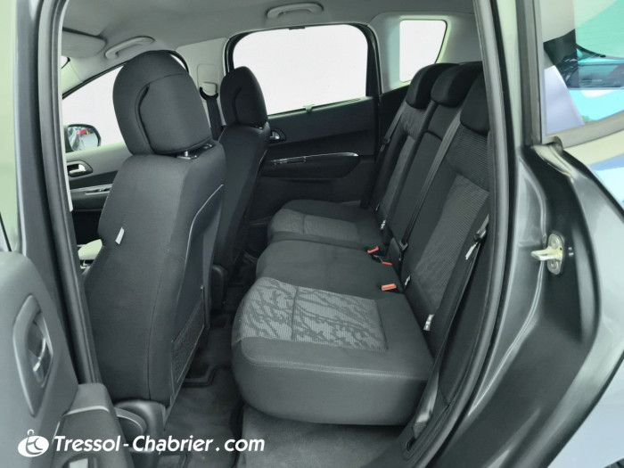 Peugeot 3008 1.6 HDi 16V 110ch FAP Confort Pack