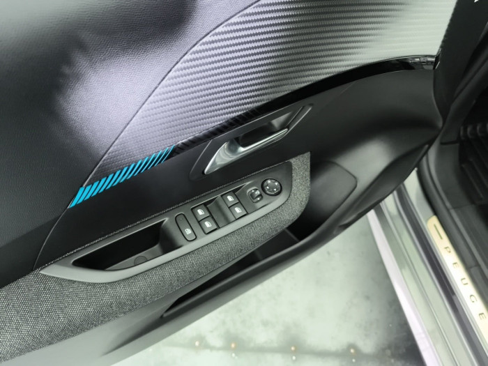Peugeot 208 PureTech 100 S&S EAT8 Style