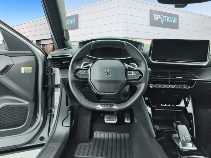 Peugeot 2008 PureTech 130 S&S EAT8 GT