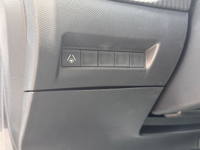 Peugeot 208 Nouvelle Hybrid 145 ch e-DCS6 GT Exclusive