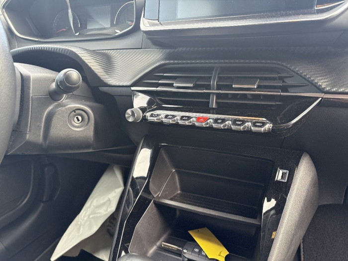 Peugeot 208 PureTech 100 S&S EAT8 Style