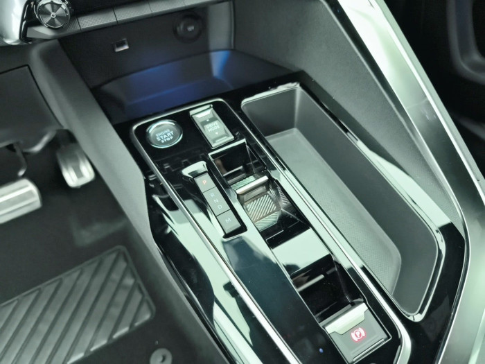 Peugeot 3008 Hybrid 136 e-DCS6 GT