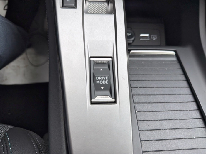 Peugeot 408 PHEV 225 e-EAT8 Allure Pack