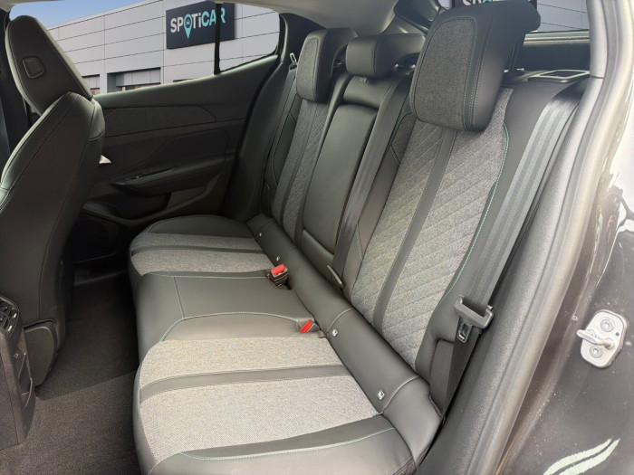 Peugeot 408 PHEV 225 e-EAT8 Allure Pack