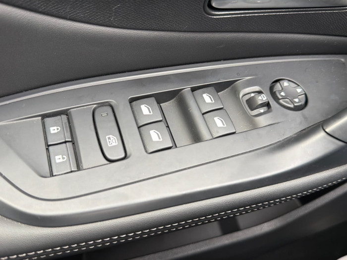 Peugeot 408 PHEV 225 e-EAT8 Allure Pack