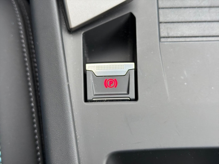 Peugeot 408 PHEV 225 e-EAT8 Allure Pack