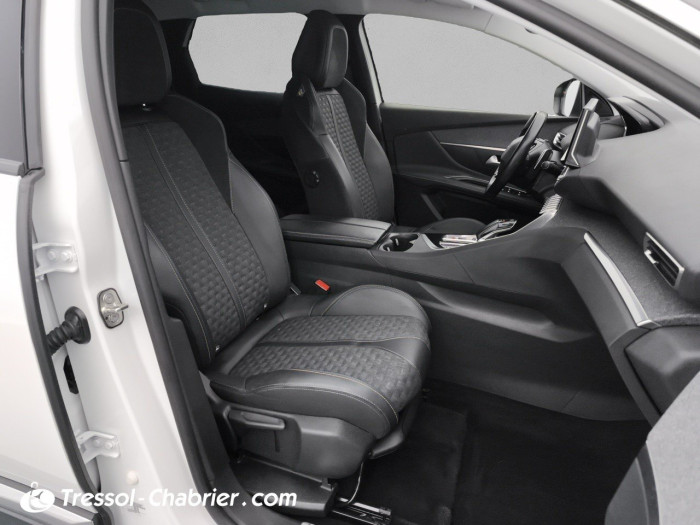 Peugeot 3008 Hybrid 225 e-EAT8 Roadtrip