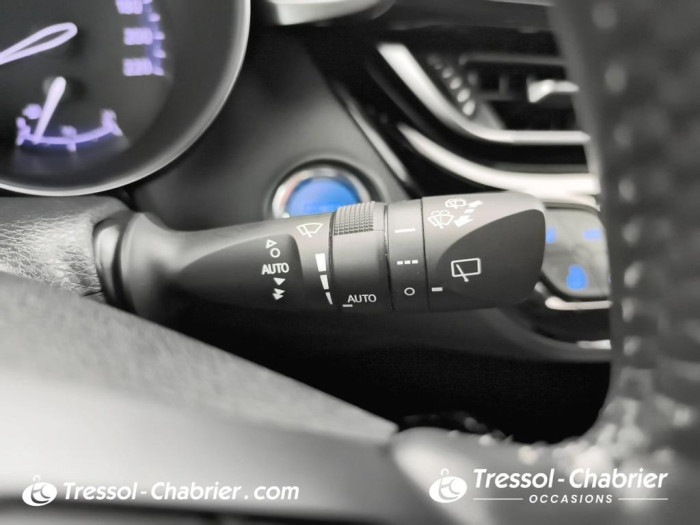 Toyota C-HR HYBRIDE MY22 2.0L Distinctive