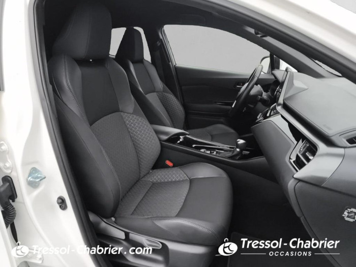 Toyota C-HR HYBRIDE MY22 2.0L Distinctive