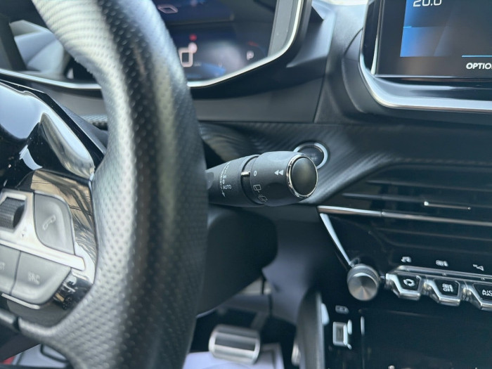 Peugeot 2008 PureTech 130 S&S EAT8 GT