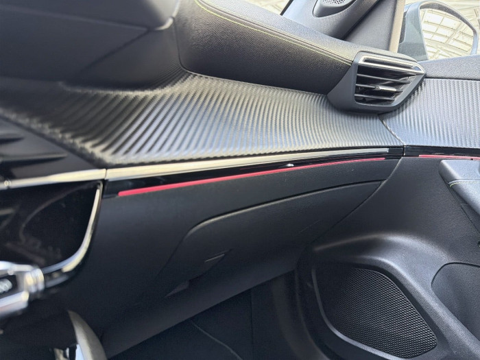 Peugeot 2008 PureTech 130 S&S EAT8 GT